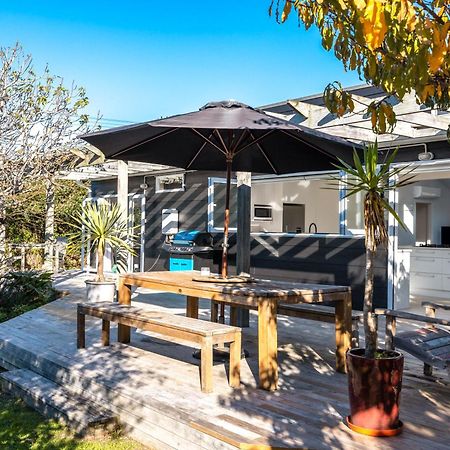 Driftwood Beach House With Spa Pool - Absolute Beachfront! Blackpool Exterior photo