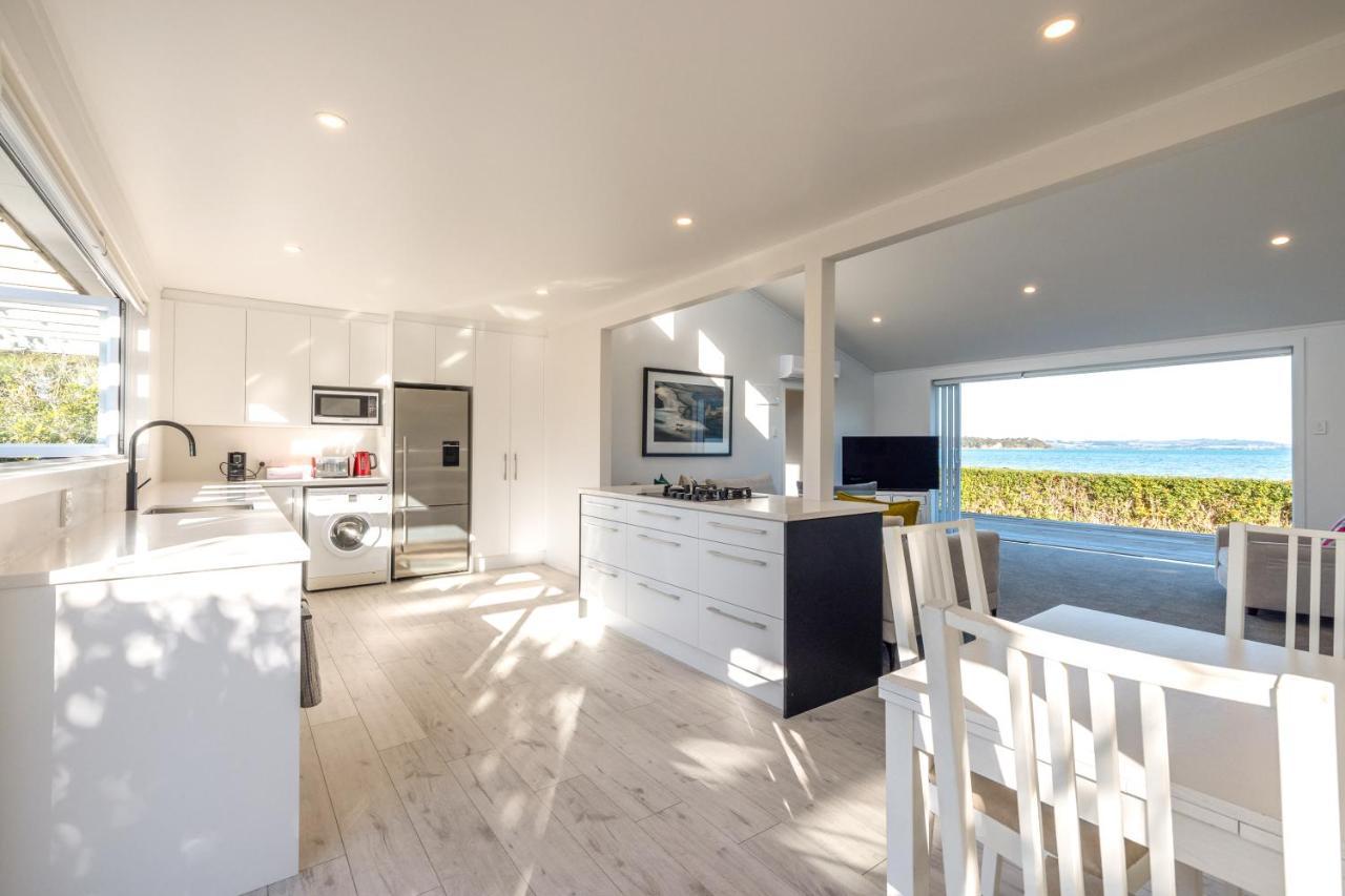 Driftwood Beach House With Spa Pool - Absolute Beachfront! Blackpool Exterior photo