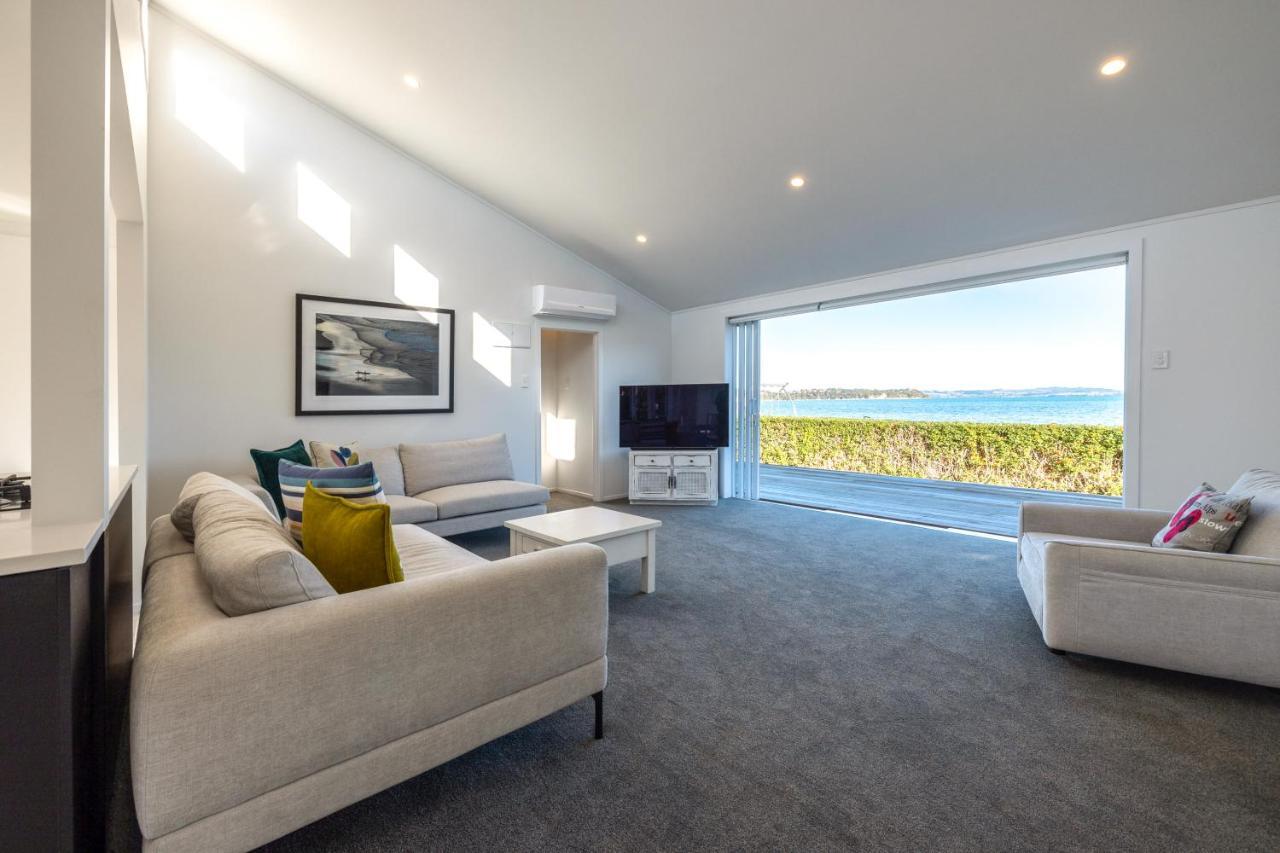 Driftwood Beach House With Spa Pool - Absolute Beachfront! Blackpool Exterior photo